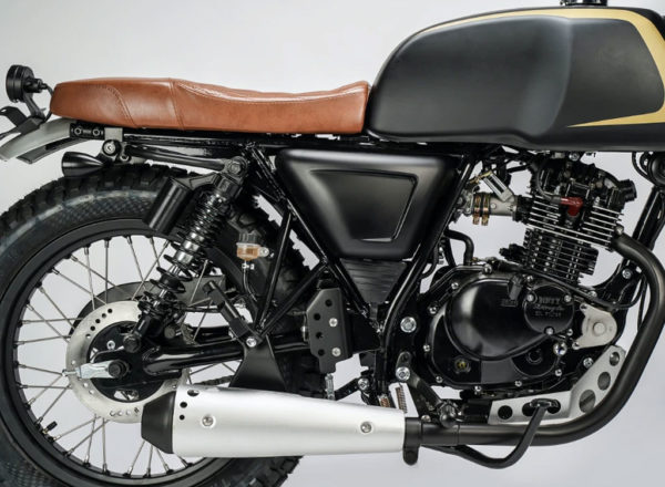 AKITA 125 MATT BLACK