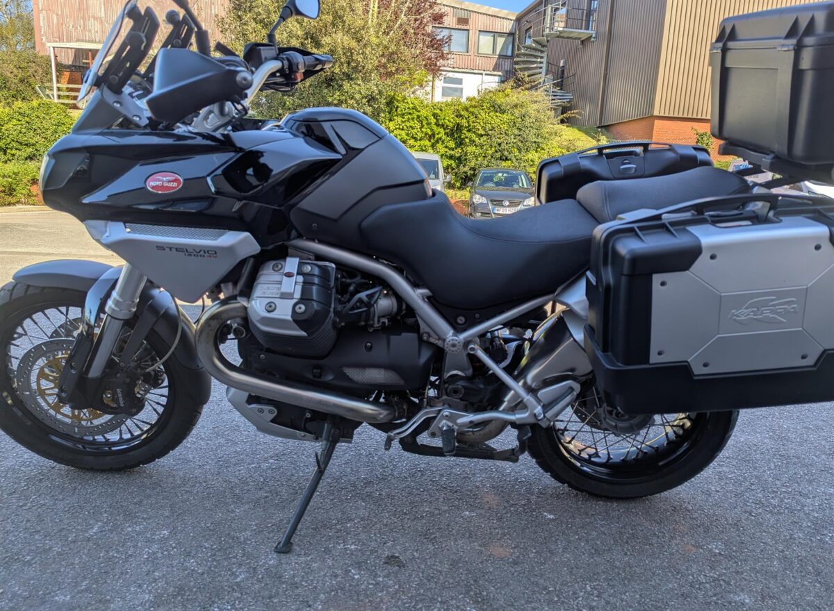Moto Guzzi Stelvio 1200