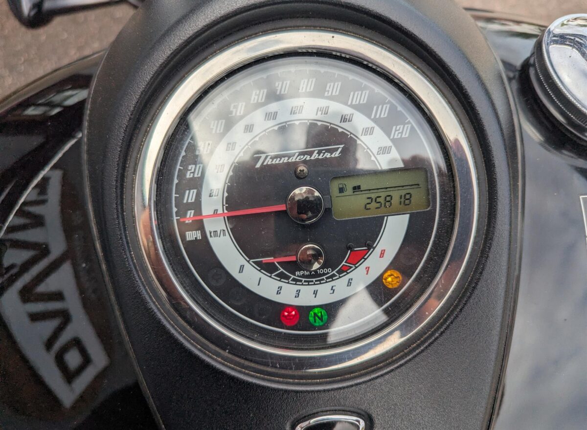 Triumph Thunderbird Storm