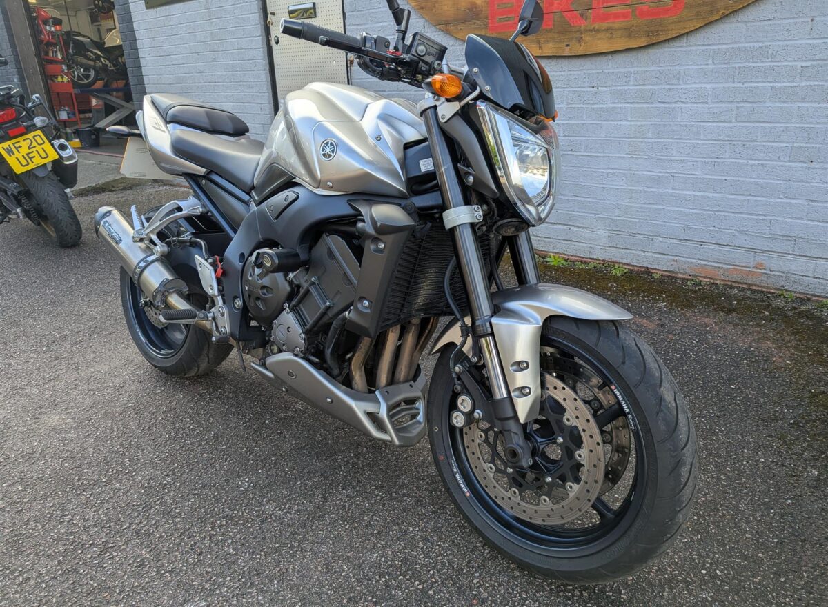 Yamaha FZ1