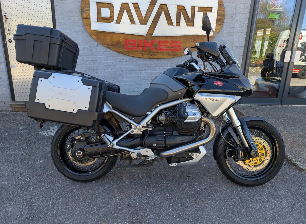 Moto Guzzi Stelvio 1200