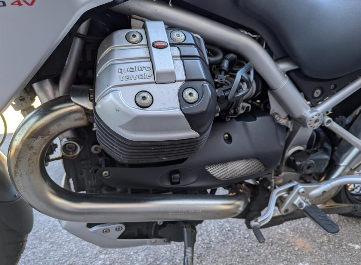 Moto Guzzi Stelvio 1200