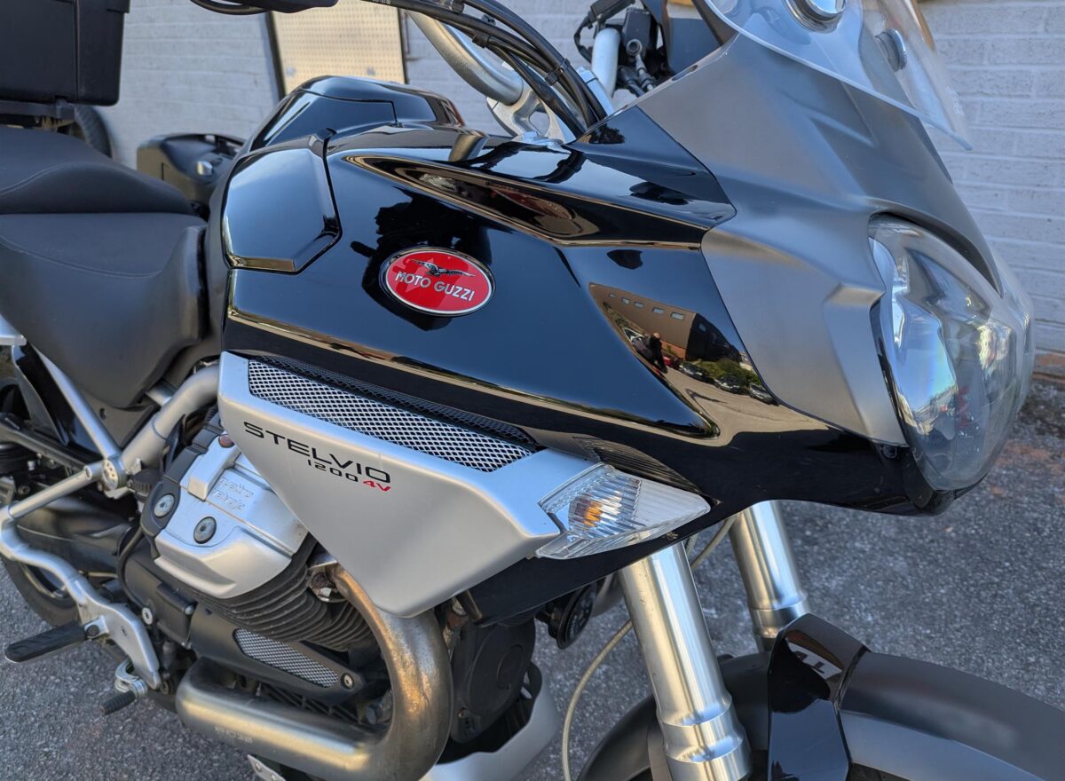 Moto Guzzi Stelvio 1200