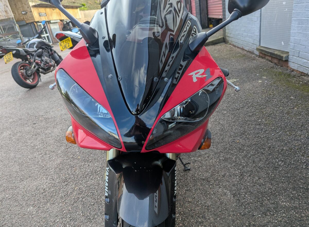 Yamaha YZF R1