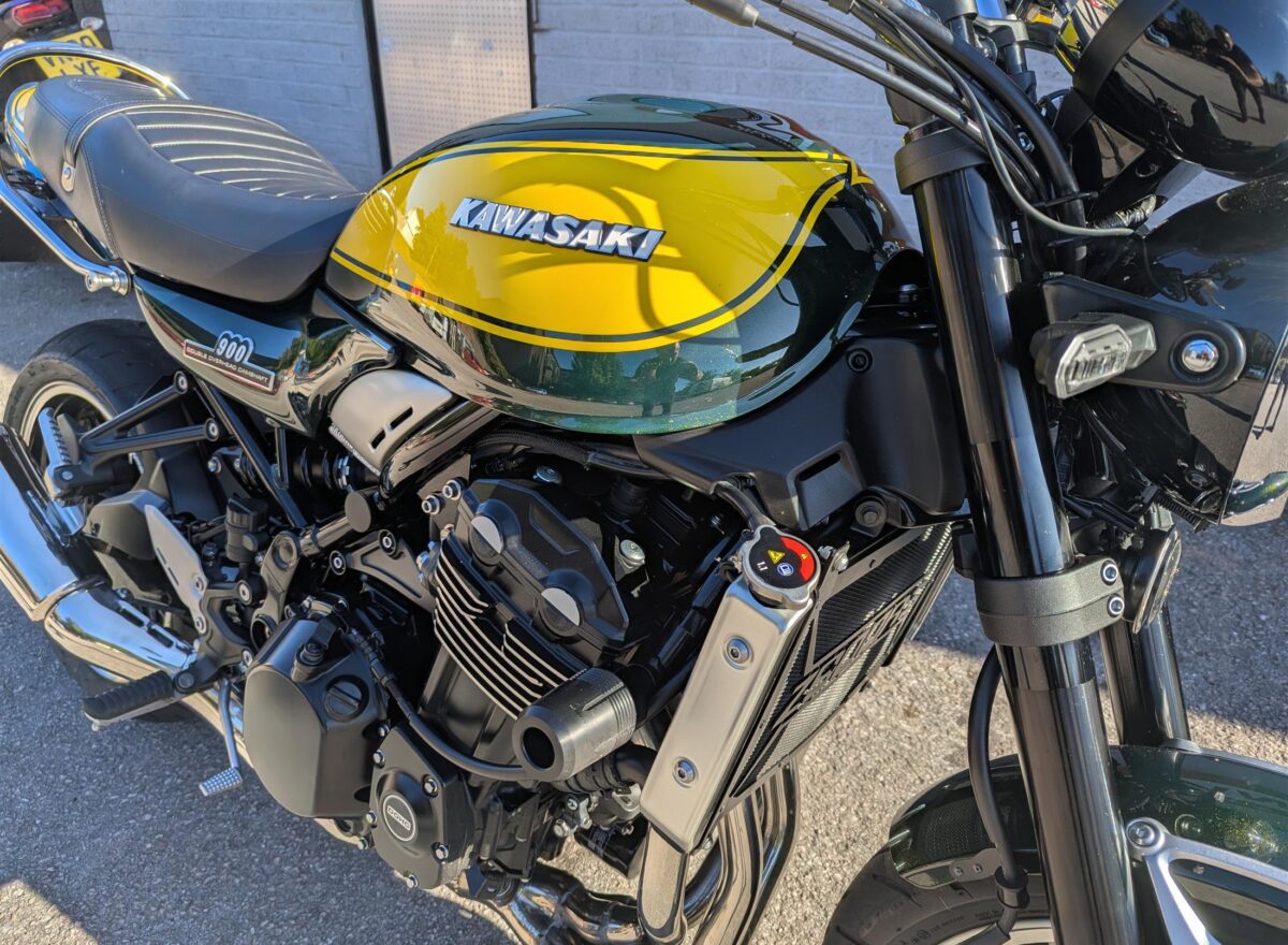 Kawasaki Z900 RS Yellow Ball Edition
