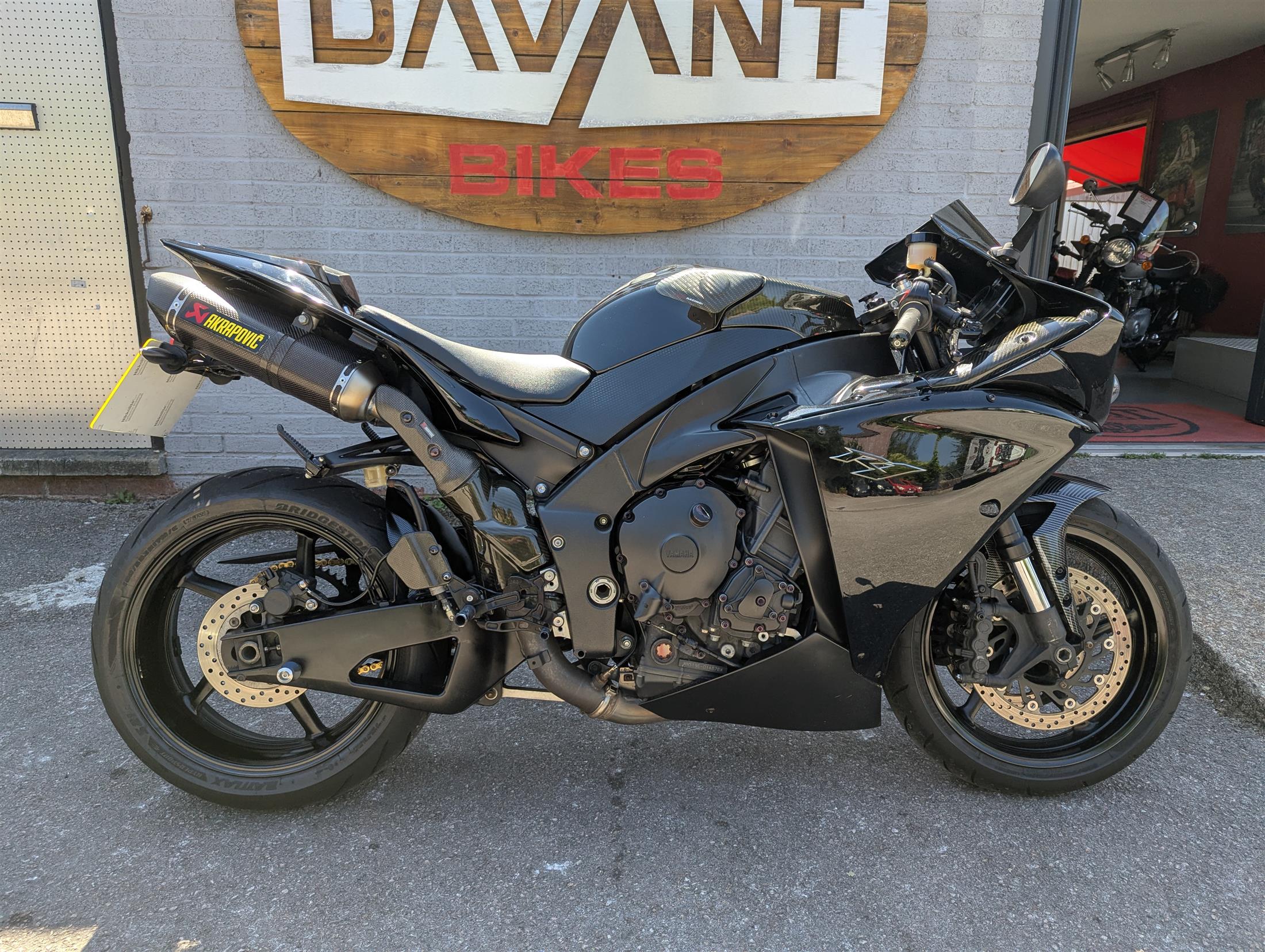 Yamaha YZF R1