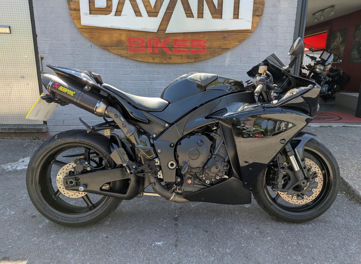 Yamaha YZF R1