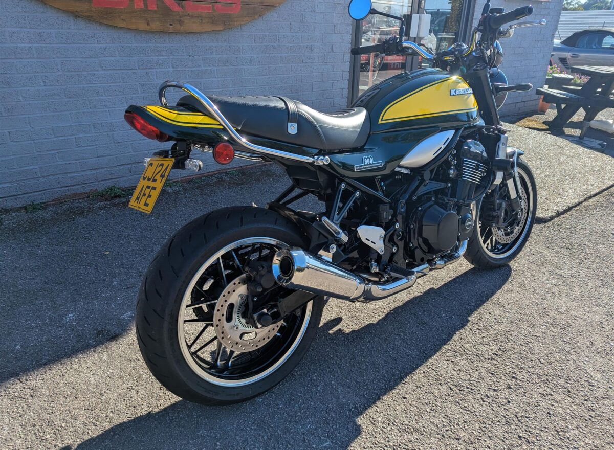 Kawasaki Z900 RS Yellow Ball Edition