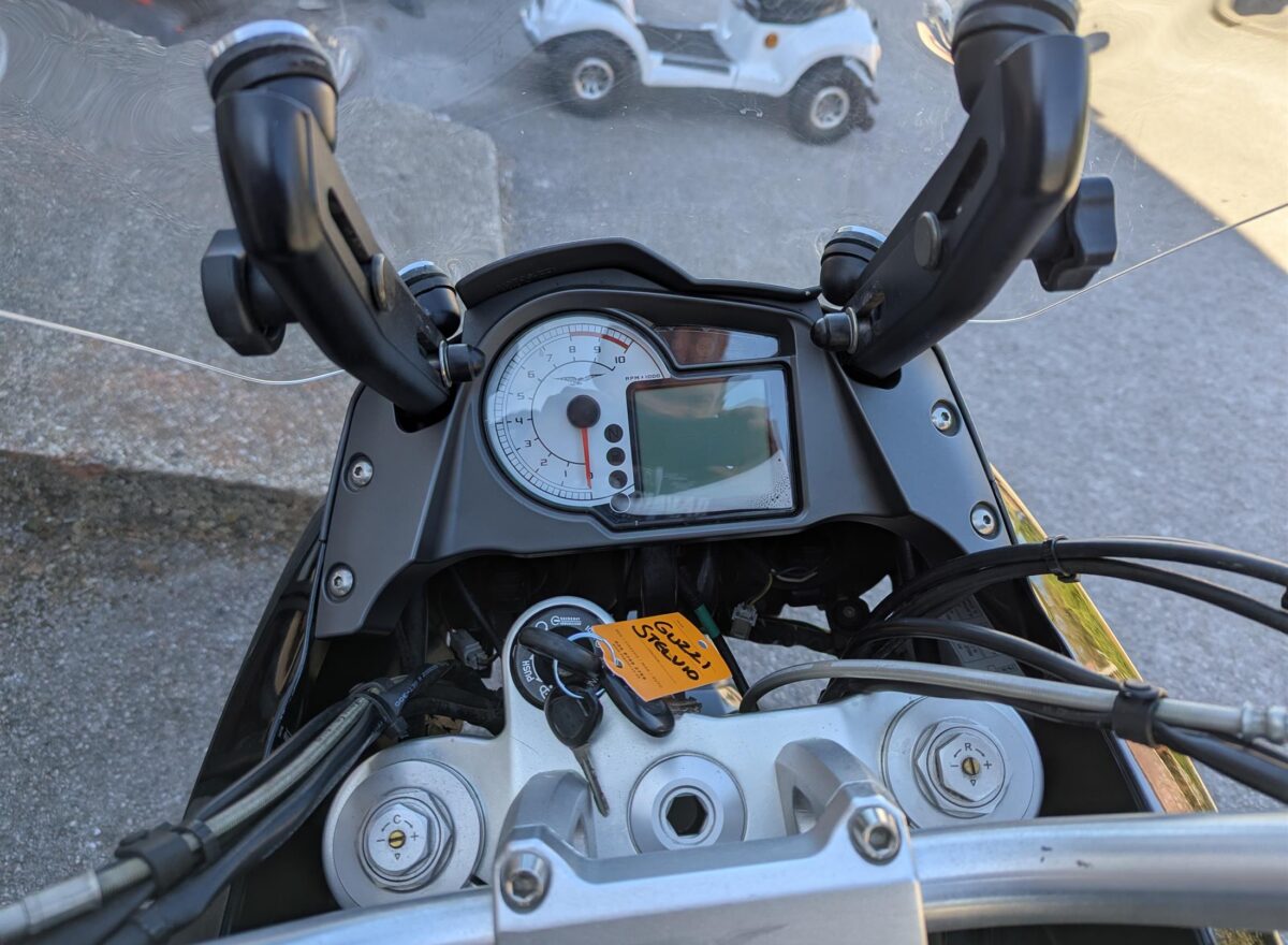 Moto Guzzi Stelvio 1200