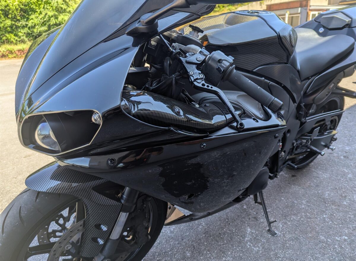 Yamaha YZF R1