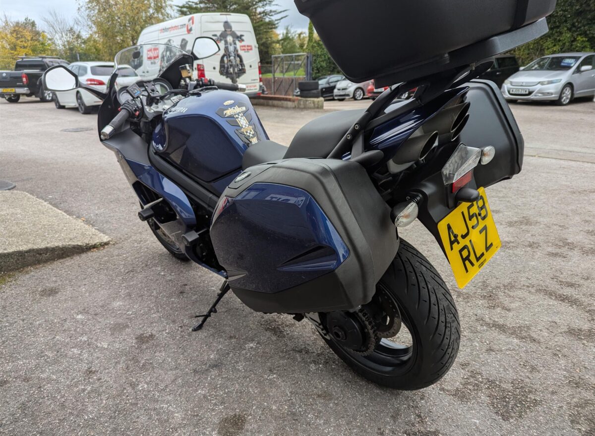 Triumph Sprint ST 1050