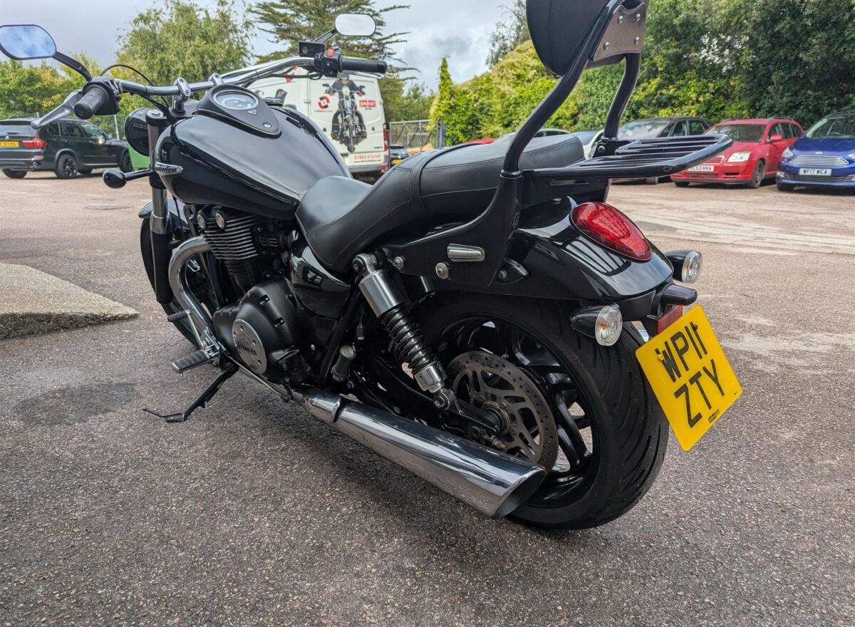 Triumph Thunderbird Storm