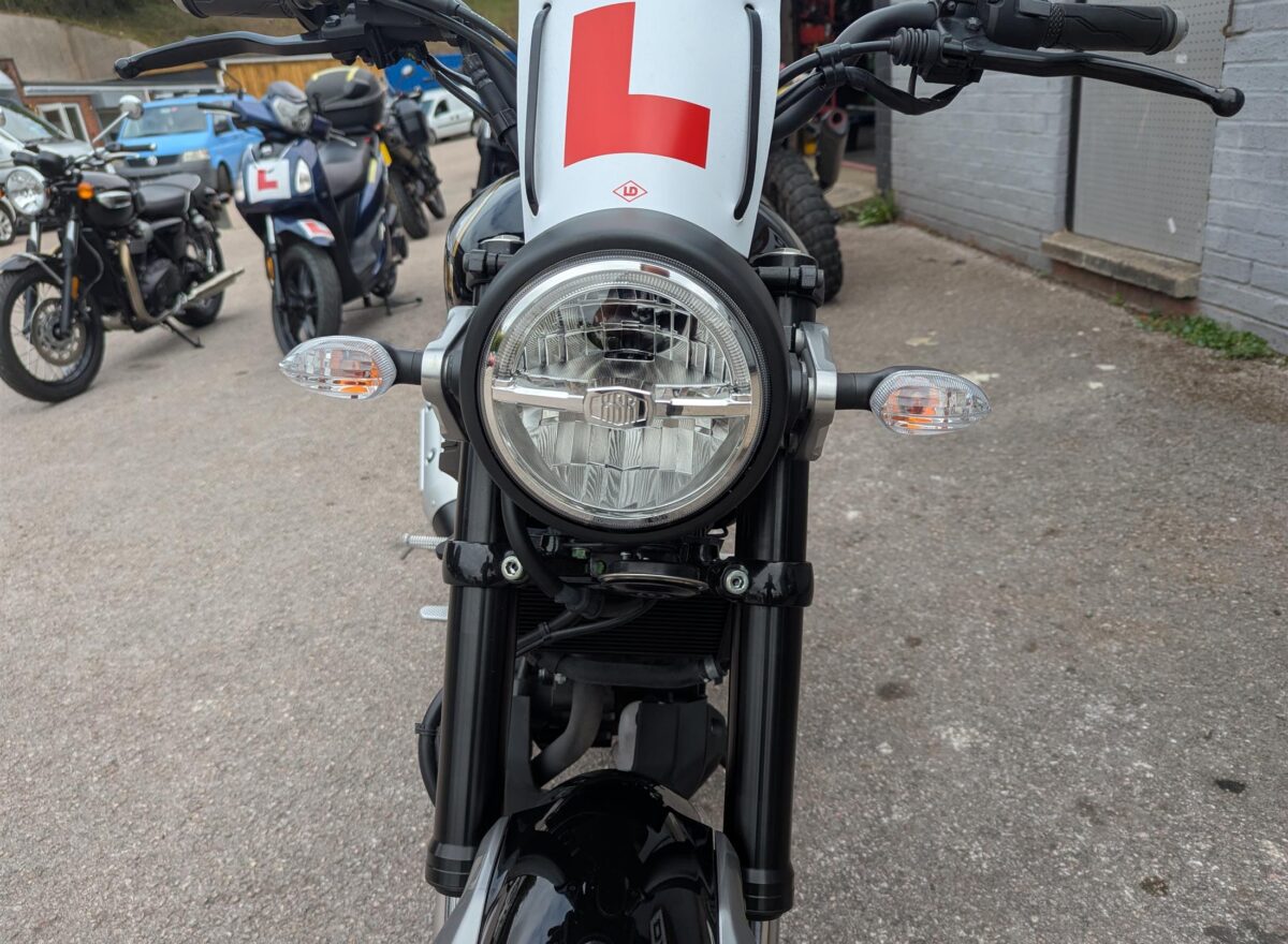 Yamaha XSR125 Legacy