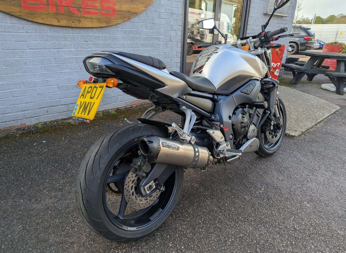 Yamaha FZ1