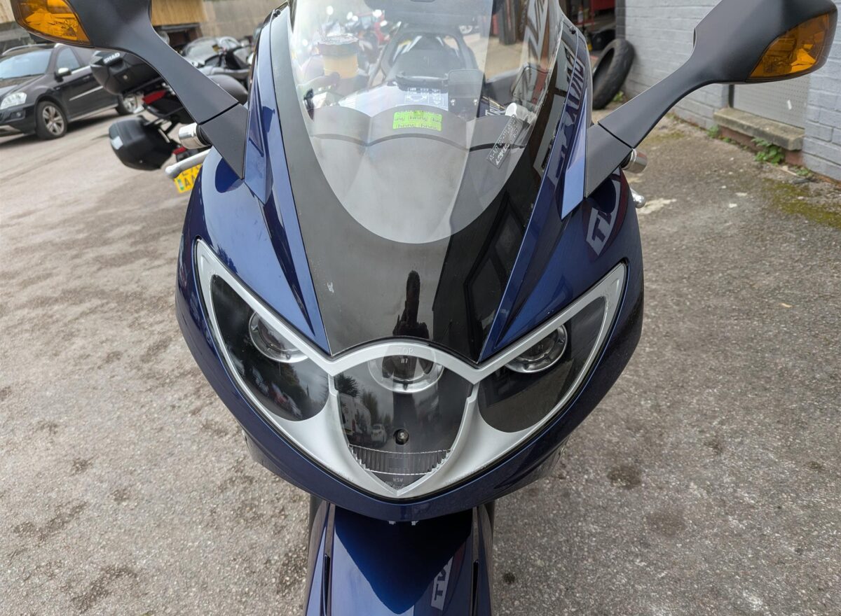 Triumph Sprint ST 1050