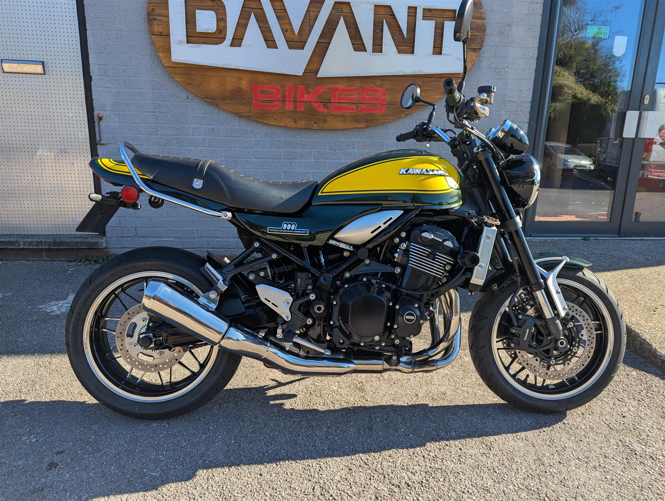 Kawasaki Z900 RS Yellow Ball Edition