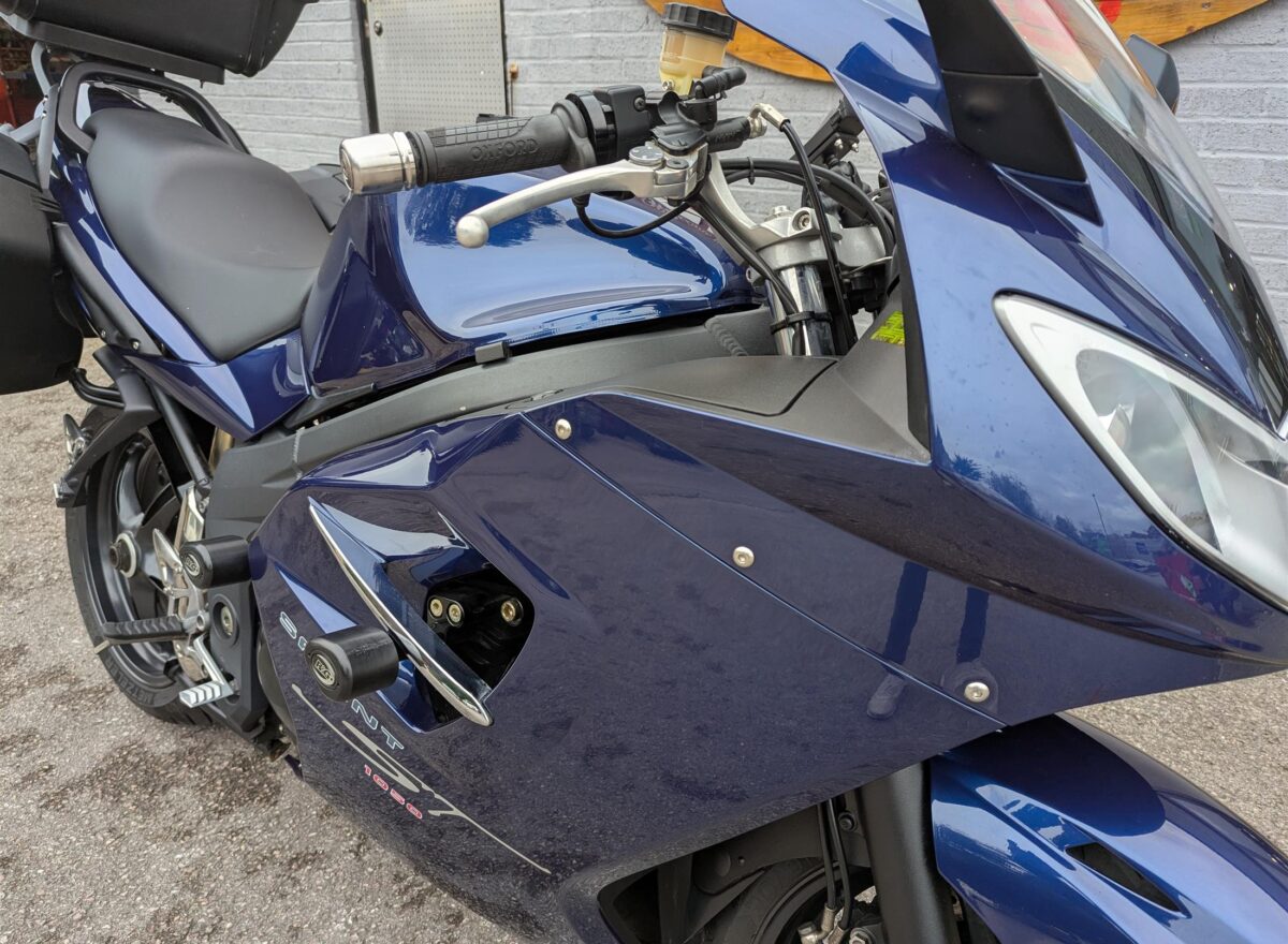 Triumph Sprint ST 1050