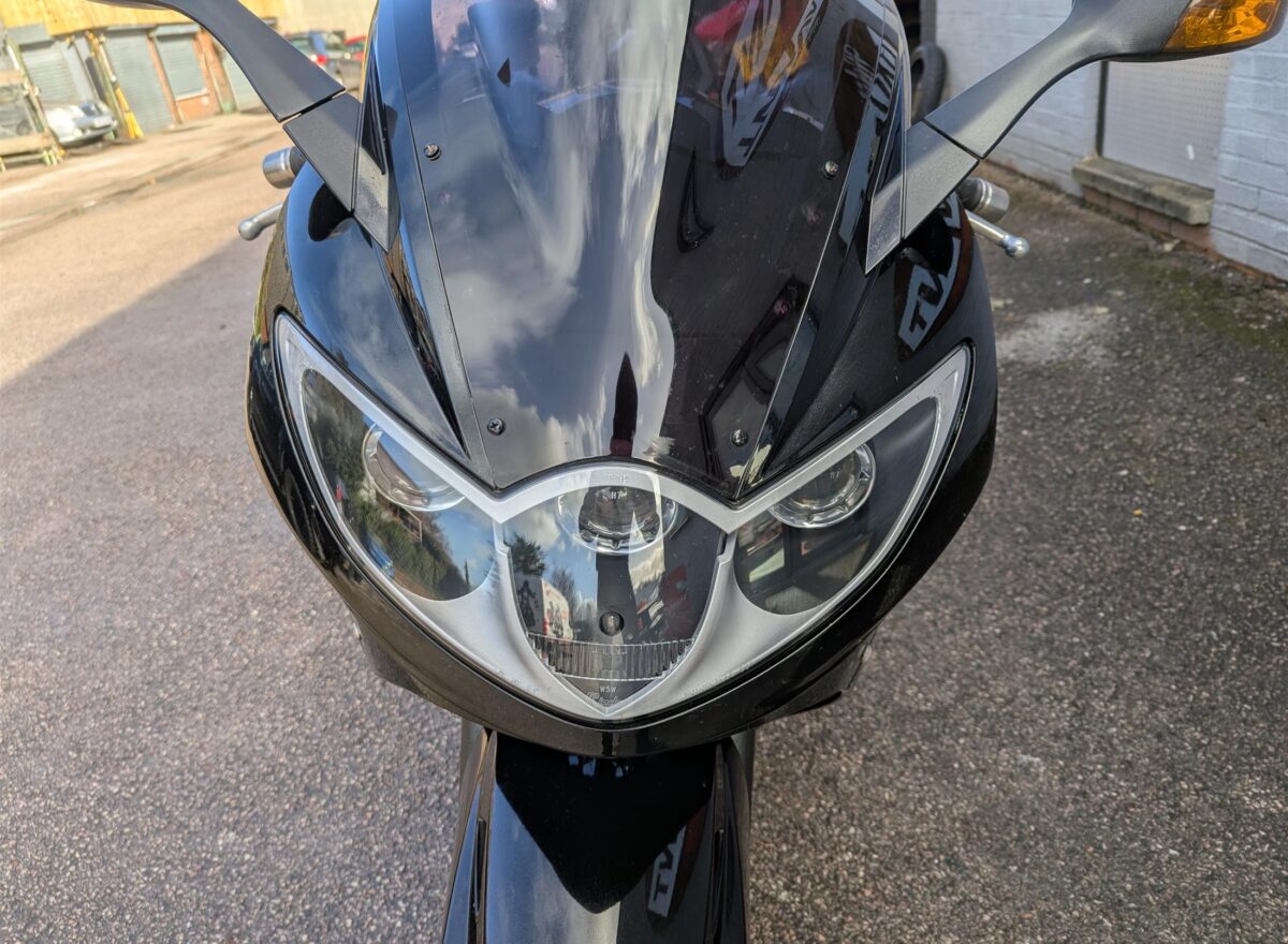 Triumph Sprint ST 1050