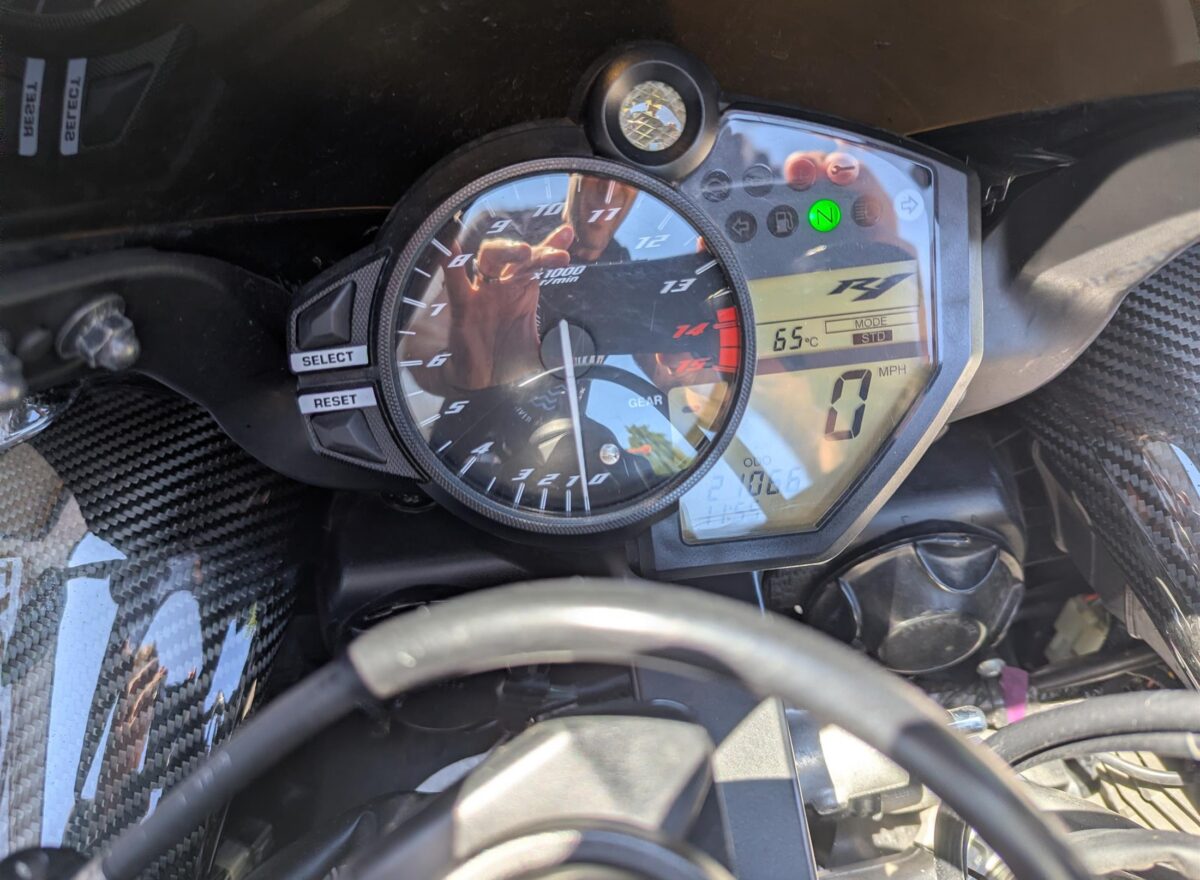 Yamaha YZF R1