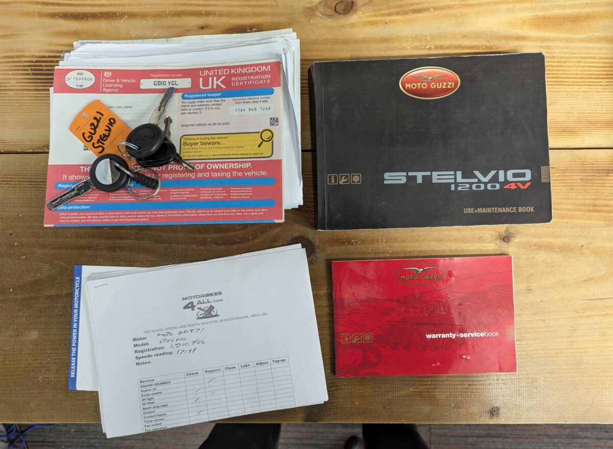 Moto Guzzi Stelvio 1200