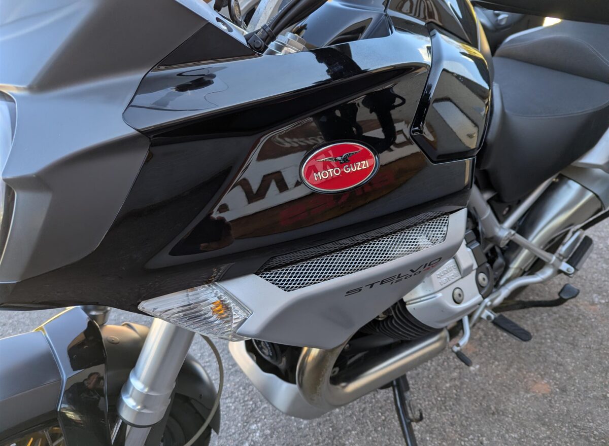 Moto Guzzi Stelvio 1200