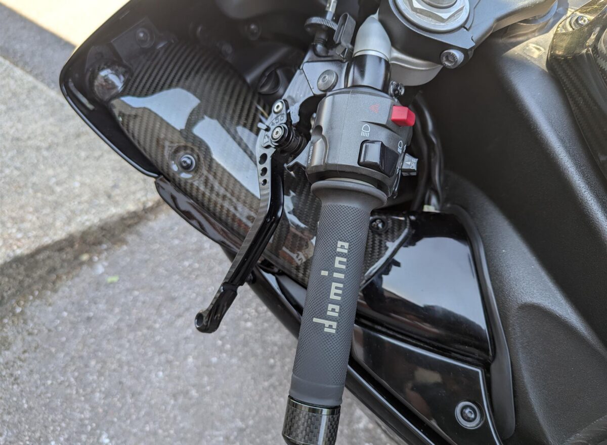 Yamaha YZF R1