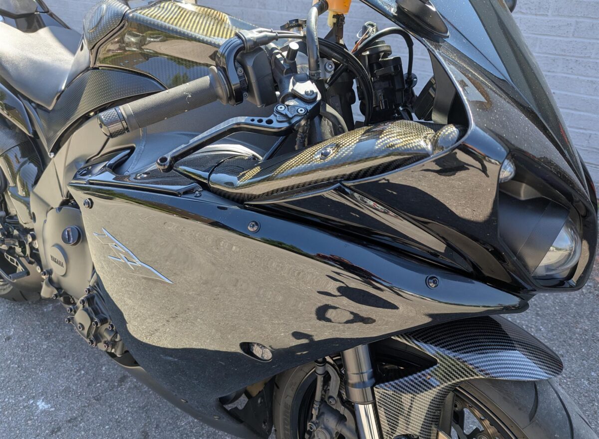 Yamaha YZF R1