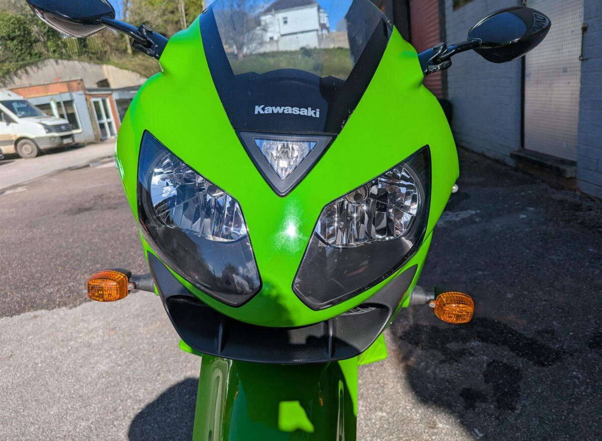 Kawasaki ZX12R B2H