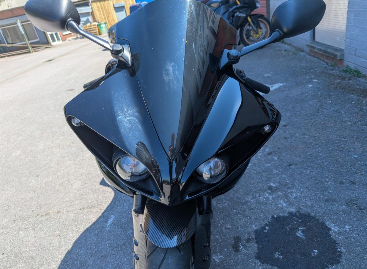 Yamaha YZF R1
