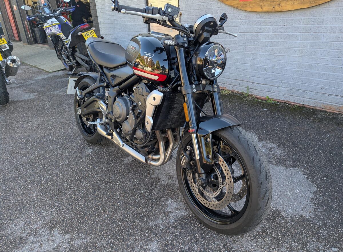 Triumph Trident 660