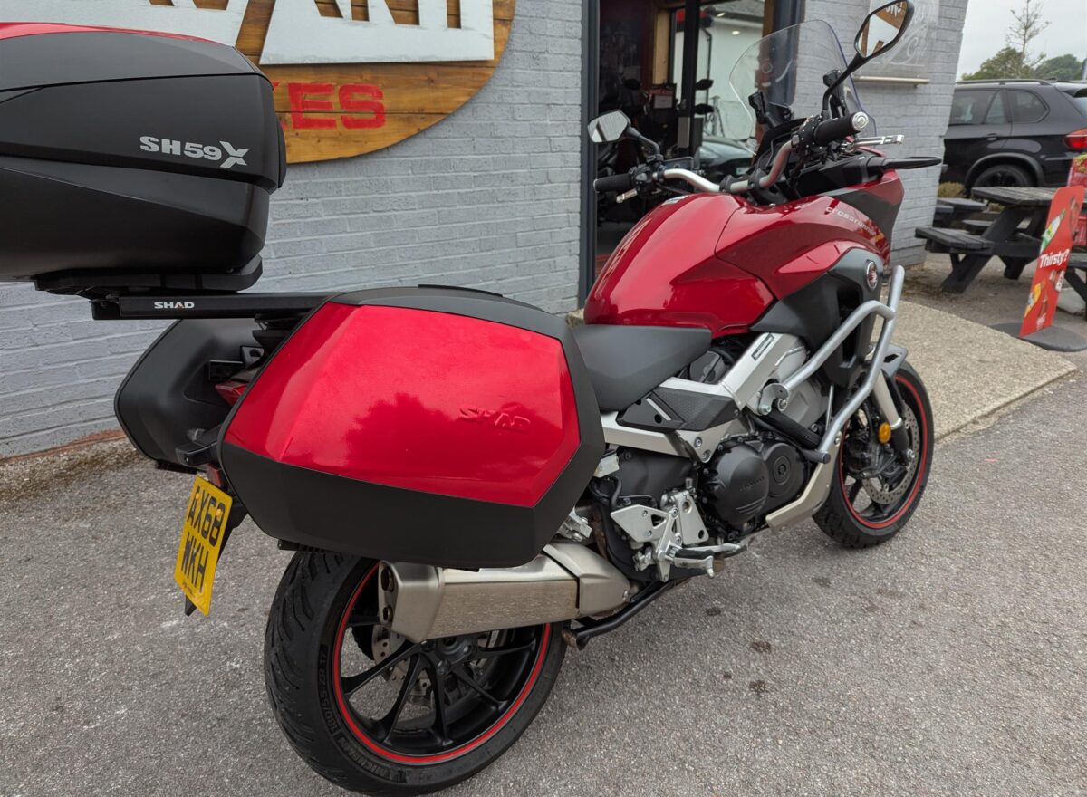 Honda VFR800X Cross Runner