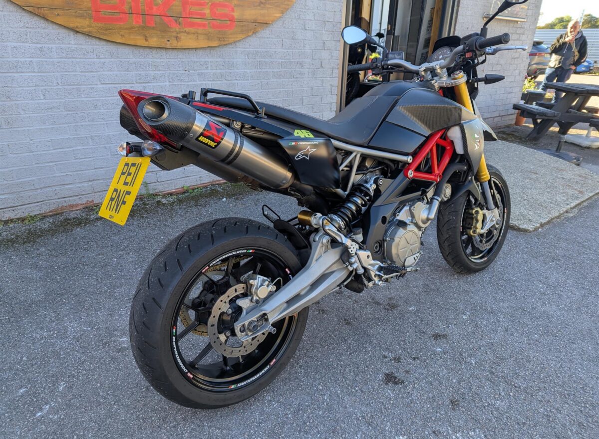 Aprilia Dorsoduro Factory