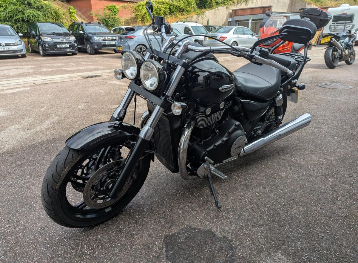 Triumph Thunderbird Storm