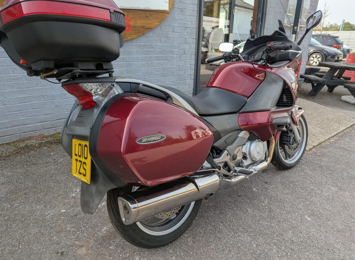 Honda NT700 V Deauville