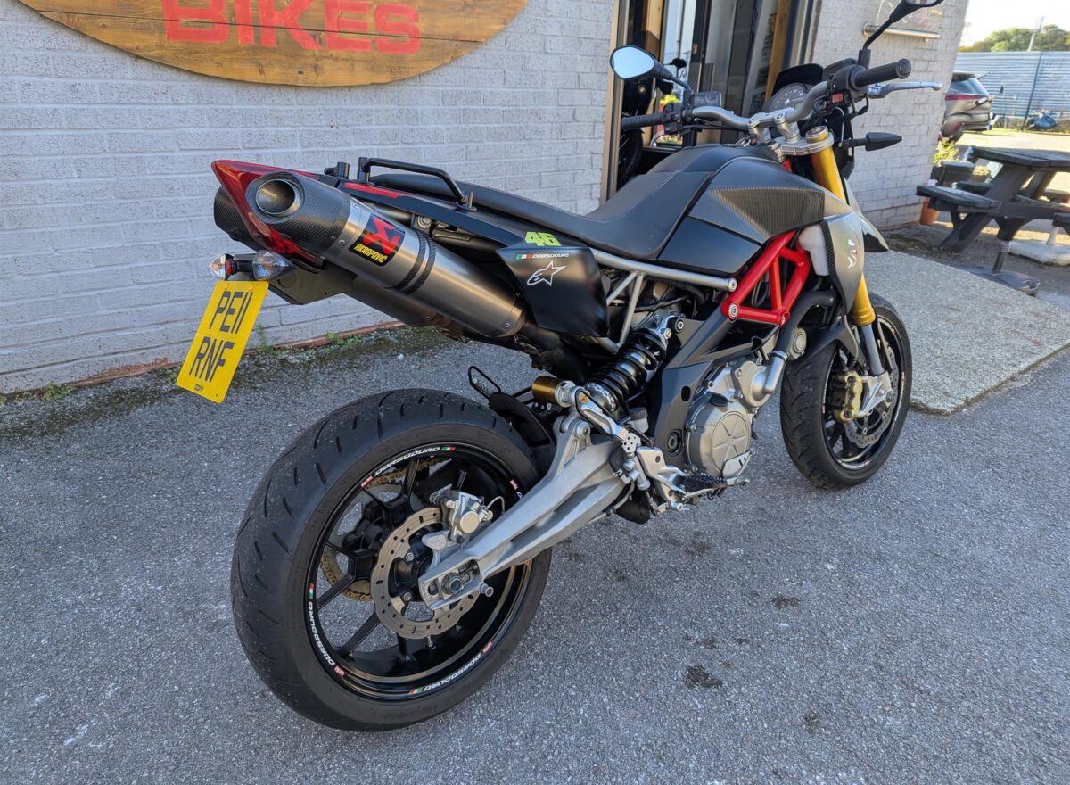 Aprilia Dorsoduro Factory