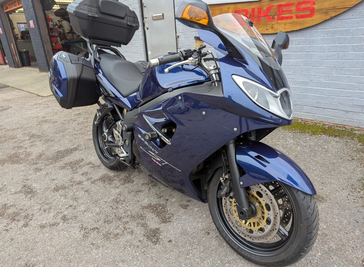 Triumph Sprint ST 1050